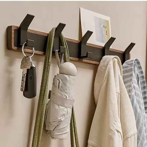 Porte-manteau mural en bois